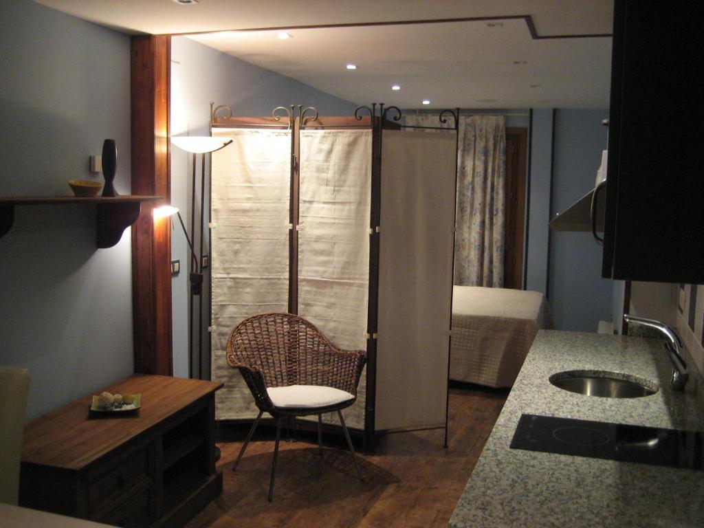 Apartamentos La Demanda Ezcaray Bilik gambar